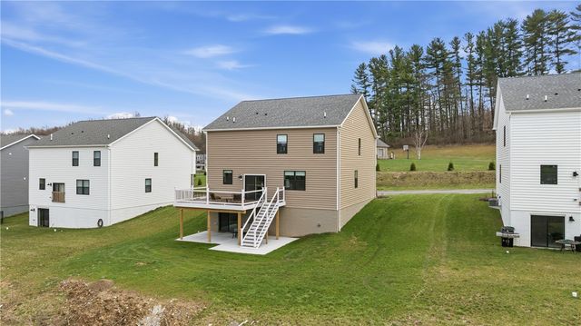 315 Stately Ct, Adams Twp, PA 16059