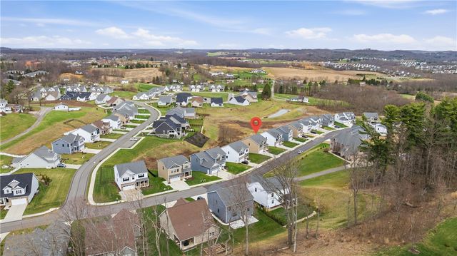 315 Stately Ct, Adams Twp, PA 16059