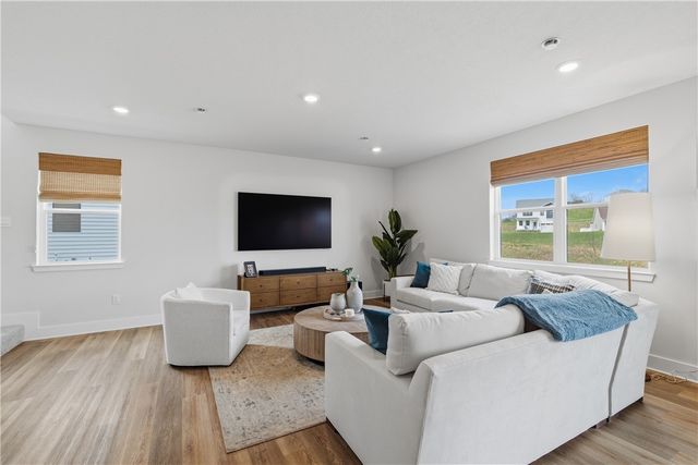 315 Stately Ct, Adams Twp, PA 16059