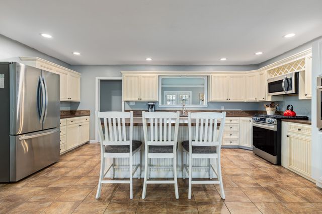 1308 S Oak Street, Grove, OK 74344