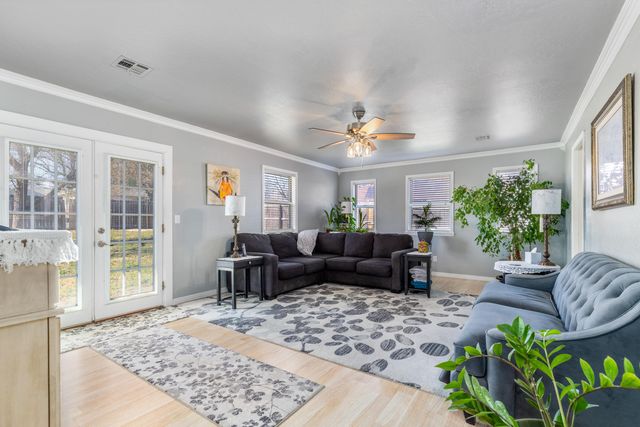 1308 S Oak Street, Grove, OK 74344