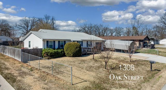 1308 S Oak Street, Grove, OK 74344