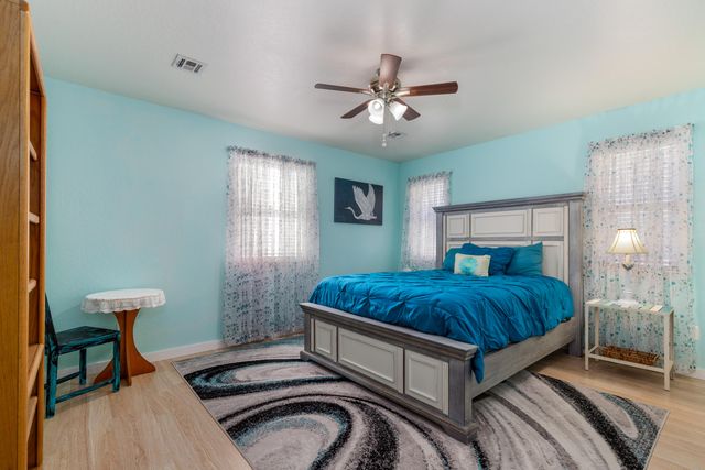 1308 S Oak Street, Grove, OK 74344