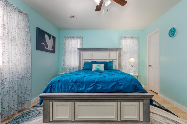 1308 S Oak Street, Grove, OK 74344