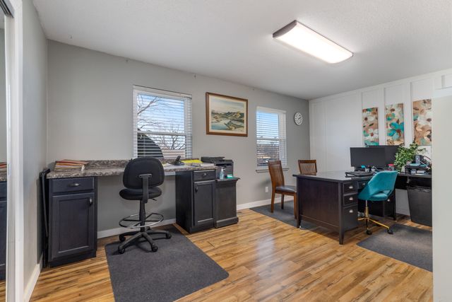 1308 S Oak Street, Grove, OK 74344