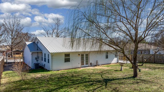 1308 S Oak Street, Grove, OK 74344