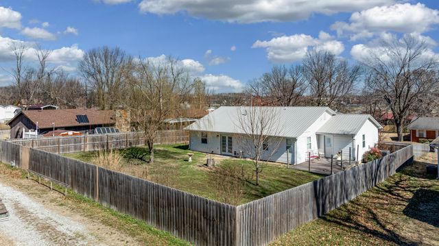 1308 S Oak Street, Grove, OK 74344