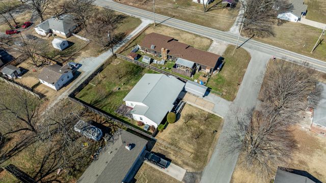 1308 S Oak Street, Grove, OK 74344