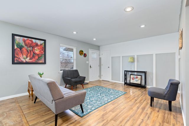 1308 S Oak Street, Grove, OK 74344