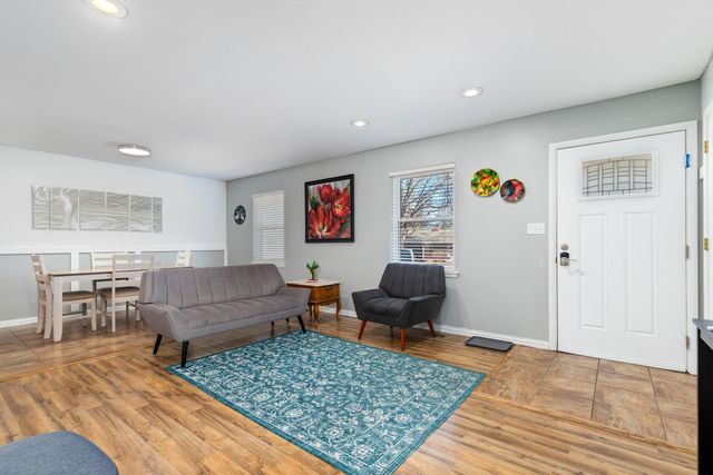 1308 S Oak Street, Grove, OK 74344