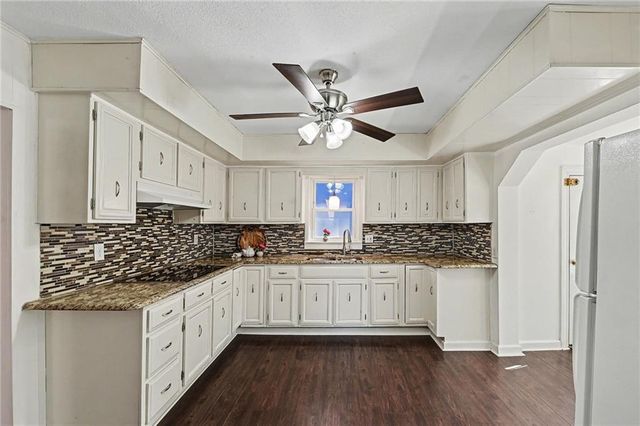 212 S 8TH Street, Kansas City, KS 66101
