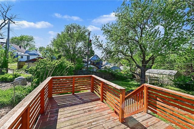 212 S 8TH Street, Kansas City, KS 66101
