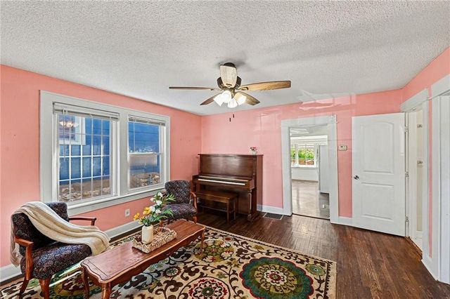 212 S 8TH Street, Kansas City, KS 66101