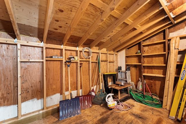 98 Brookfield Dr, Brockton, MA 02302