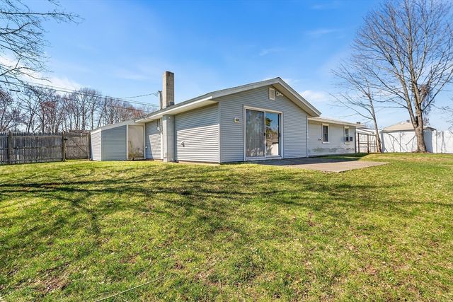 98 Brookfield Dr, Brockton, MA 02302