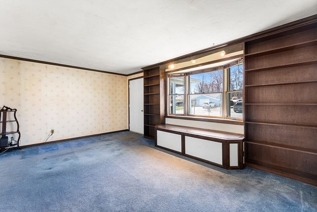 98 Brookfield Dr, Brockton, MA 02302