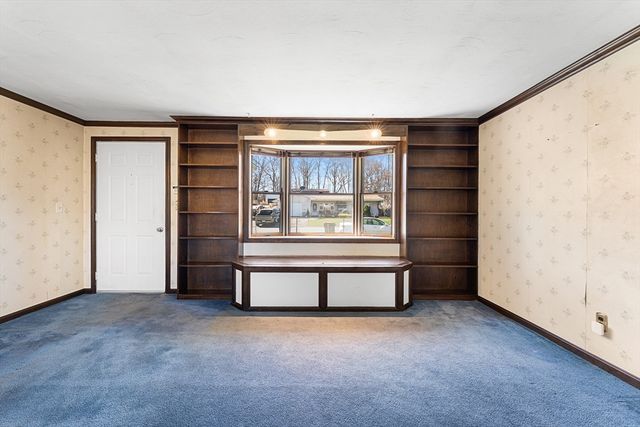 98 Brookfield Dr, Brockton, MA 02302