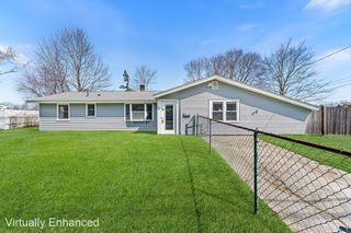 98 Brookfield Dr, Brockton, MA 02302