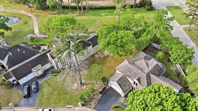 2723 S Southern Oaks Drive, Houston, TX 77068