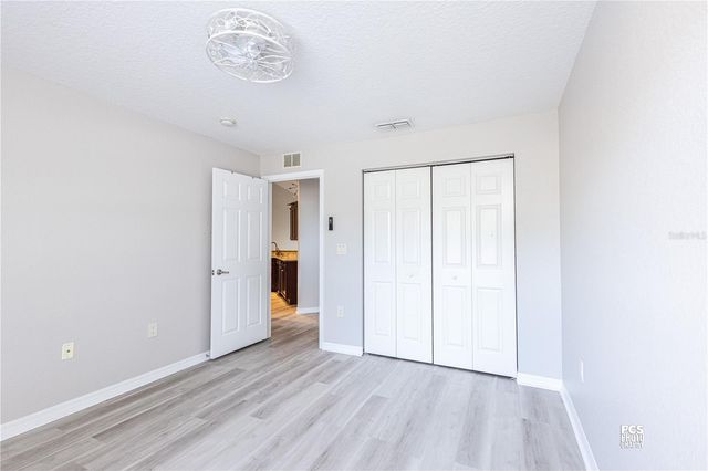 5308 BOWLINE COURT, Oxford, FL 34484