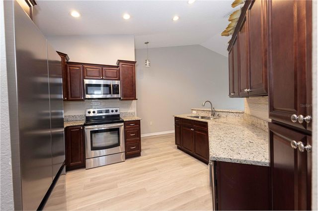 5308 BOWLINE COURT, Oxford, FL 34484