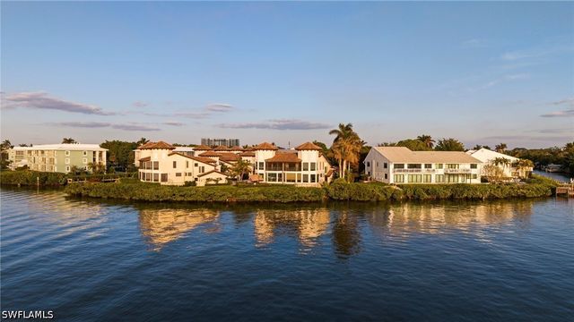 1301 Chesapeake AVE 1B, Naples, FL 34102