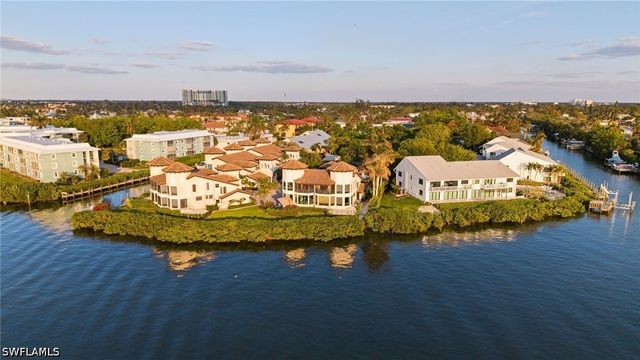 1301 Chesapeake AVE 1B, Naples, FL 34102