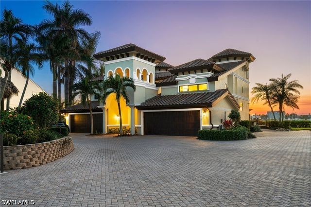 1301 Chesapeake AVE 1B, Naples, FL 34102