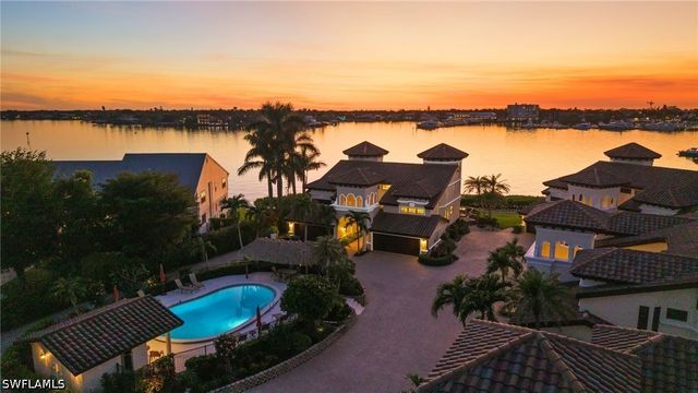 1301 Chesapeake AVE 1B, Naples, FL 34102
