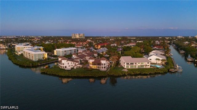 1301 Chesapeake AVE 1B, Naples, FL 34102