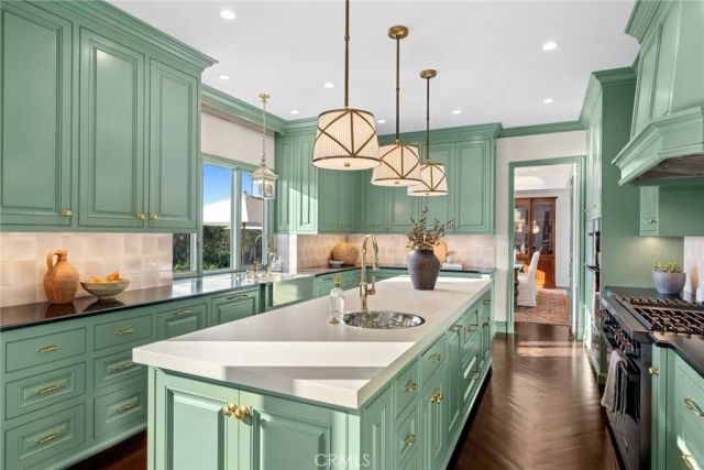 1 Cypress Point Lane, Newport Beach, CA 92660