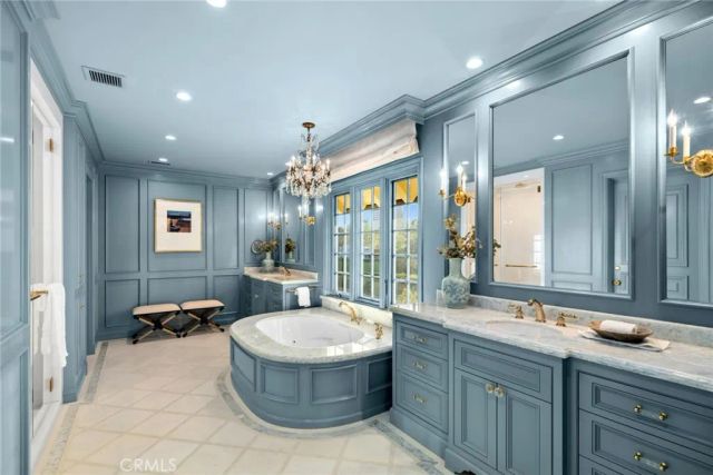 1 Cypress Point Lane, Newport Beach, CA 92660