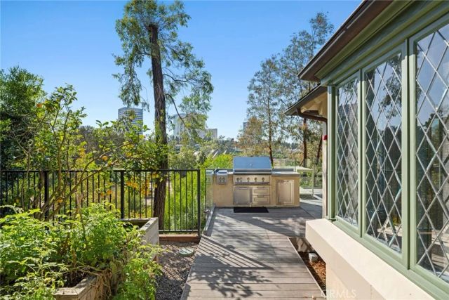 1 Cypress Point Lane, Newport Beach, CA 92660