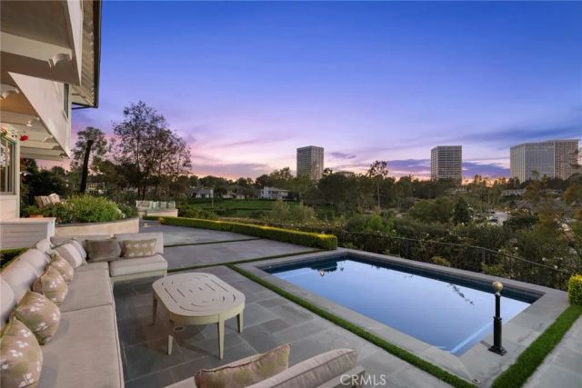 1 Cypress Point Lane, Newport Beach, CA 92660