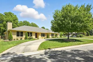 2015 Laura Lane, Joplin, MO 64801