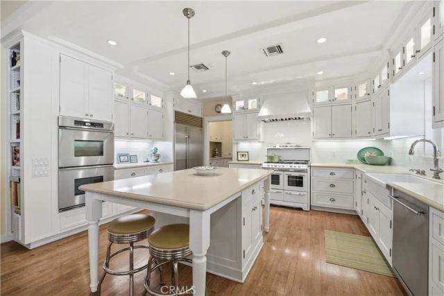 4227 Bellaire Avenue, Studio City, CA 91604