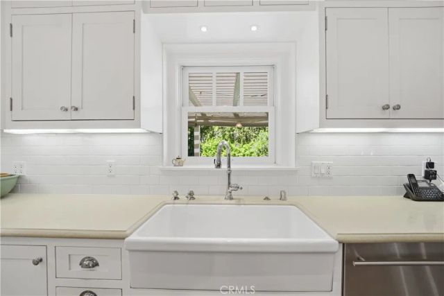 4227 Bellaire Avenue, Studio City, CA 91604