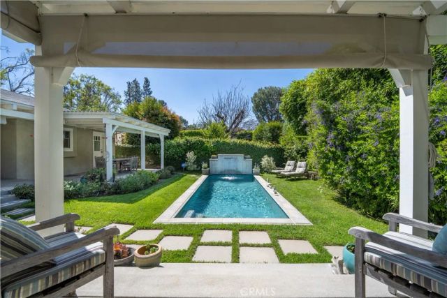 4227 Bellaire Avenue, Studio City, CA 91604