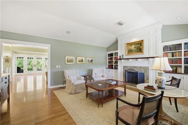 4227 Bellaire Avenue, Studio City, CA 91604