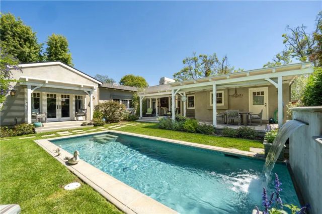 4227 Bellaire Avenue, Studio City, CA 91604