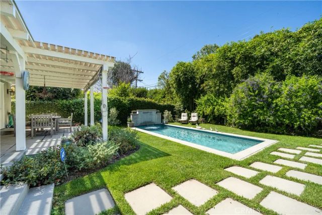 4227 Bellaire Avenue, Studio City, CA 91604