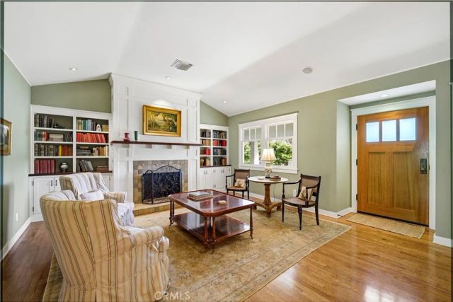 4227 Bellaire Avenue, Studio City, CA 91604