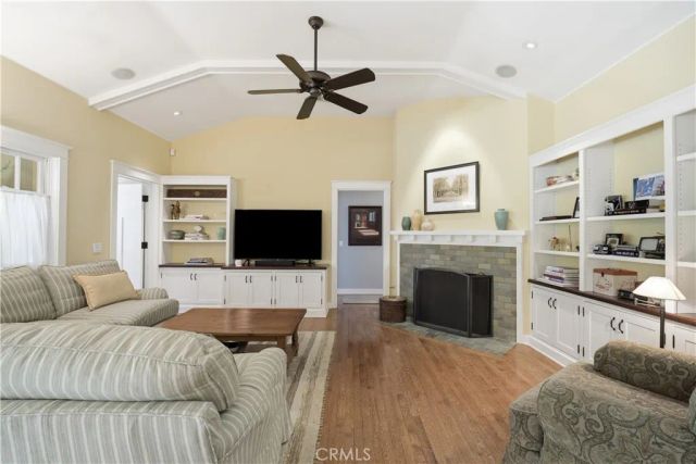 4227 Bellaire Avenue, Studio City, CA 91604