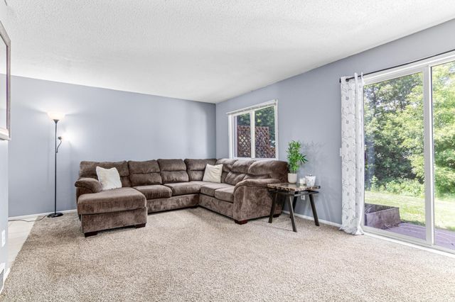 10658 Hummingbird Street NW, Coon Rapids, MN 55433