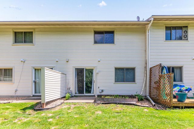 10658 Hummingbird Street NW, Coon Rapids, MN 55433