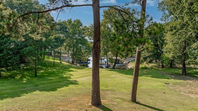 2720 Thompson Road, Grove, OK 74344