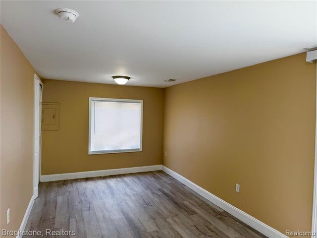 18374 Mesle Street, Roseville, MI 48066