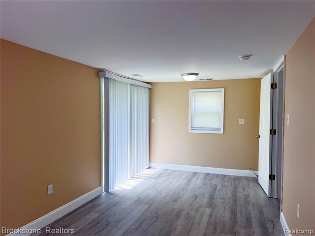 18374 Mesle Street, Roseville, MI 48066