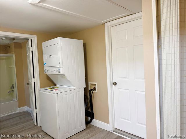 18374 Mesle Street, Roseville, MI 48066