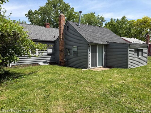 18374 Mesle Street, Roseville, MI 48066